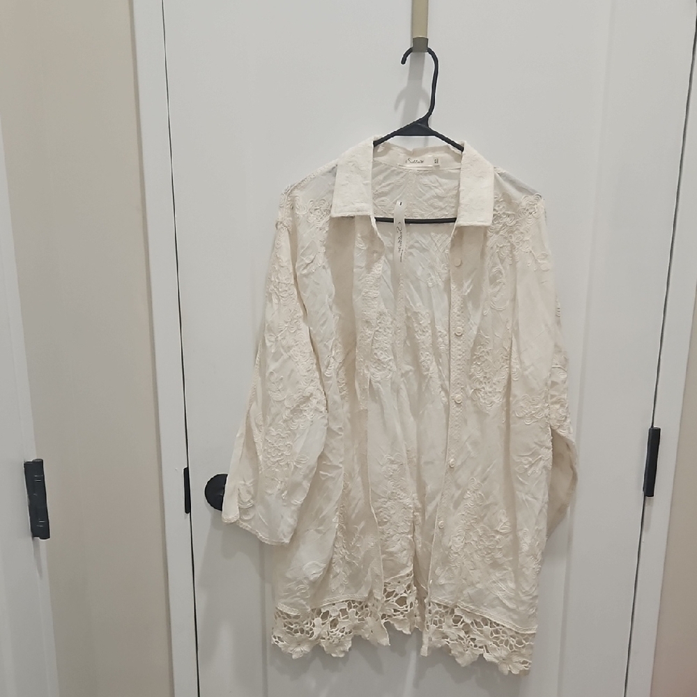 Solitaire Ivory Lace Blouse